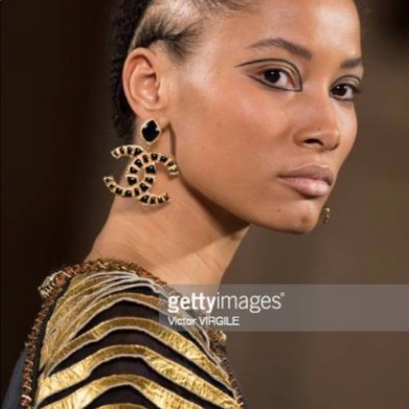 ✨🖤Gorgeous & Rare Chanel Along the Nile Clip on Earrings🖤✨ - Picture 7 of 7